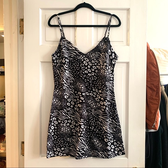 Nasty Gal Animal Print Mini Dress Size 6 - Picture 2 of 4